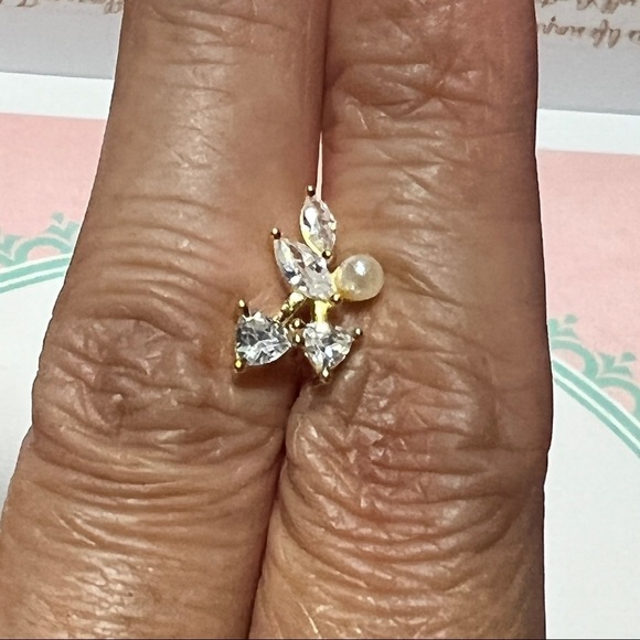 Edwina Pearl Marquise Crystal CZ 18k Gold Plated S925 Pierced Stud Earring 1pc - Picture 3 of 7